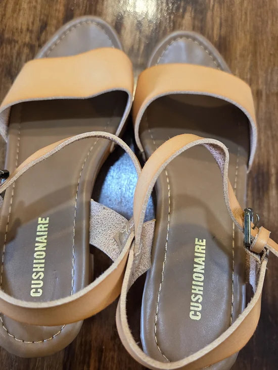 CUSHIONAIRE Sloan Faux Wood Sandals Honey Size 7.5 cottegcore whimsy boho - Picture 5 of 7